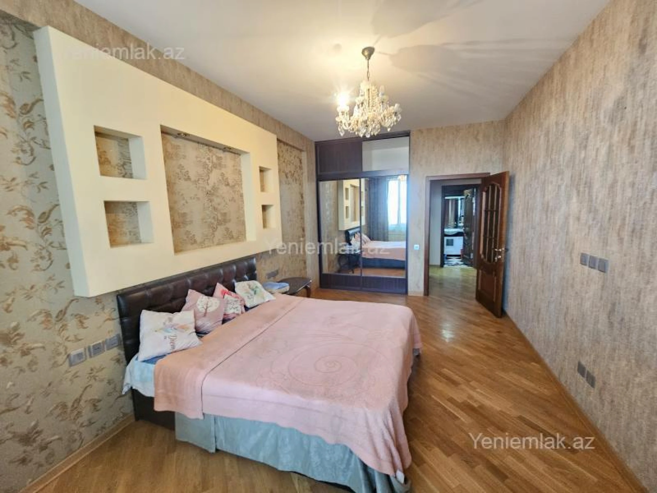 Satılır 3 otaqlı yeni tikili 140 m²