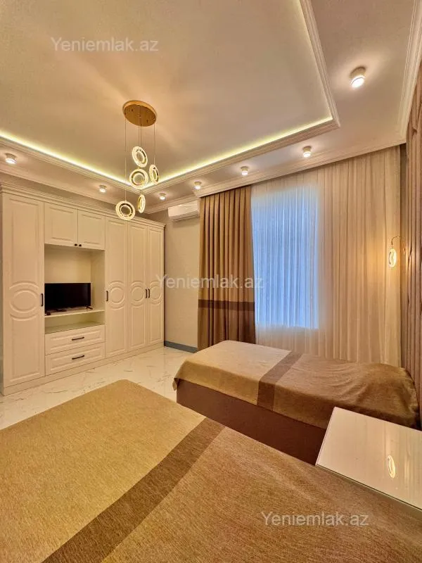 Satılır 5 otaqlı həyət evi 354 m²