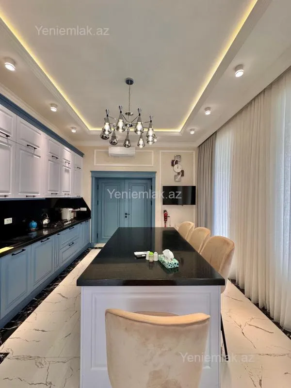 Satılır 5 otaqlı həyət evi 354 m²