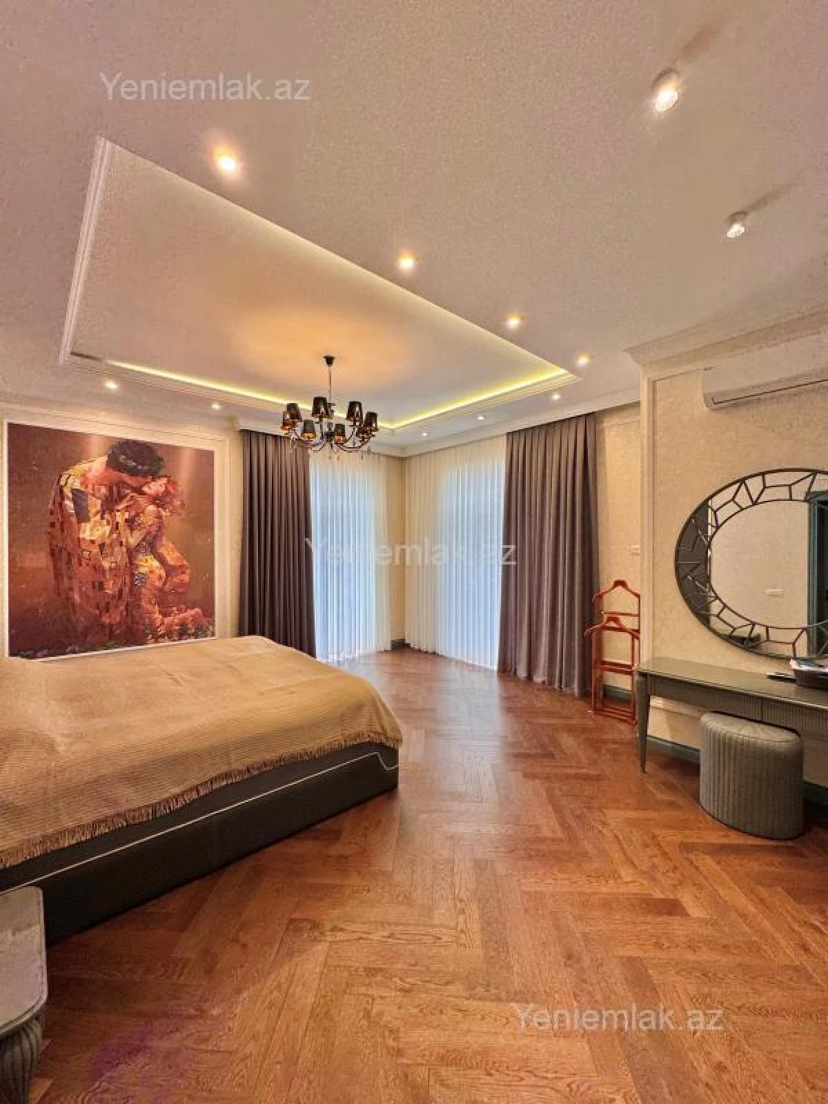 Satılır 5 otaqlı həyət evi 354 m²