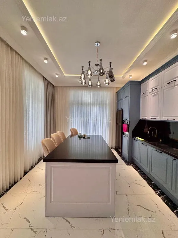 Satılır 5 otaqlı həyət evi 354 m²