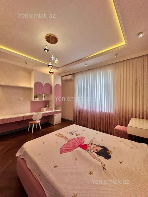 Satılır 5 otaqlı həyət evi 354 m²