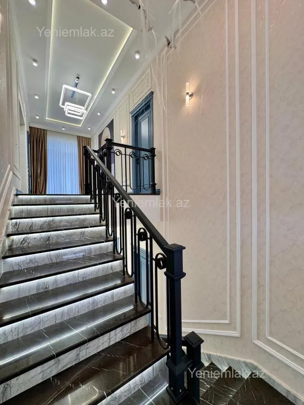 Satılır 5 otaqlı həyət evi 354 m²