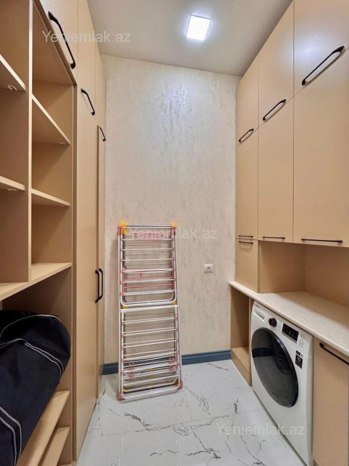 Satılır 5 otaqlı həyət evi 354 m²