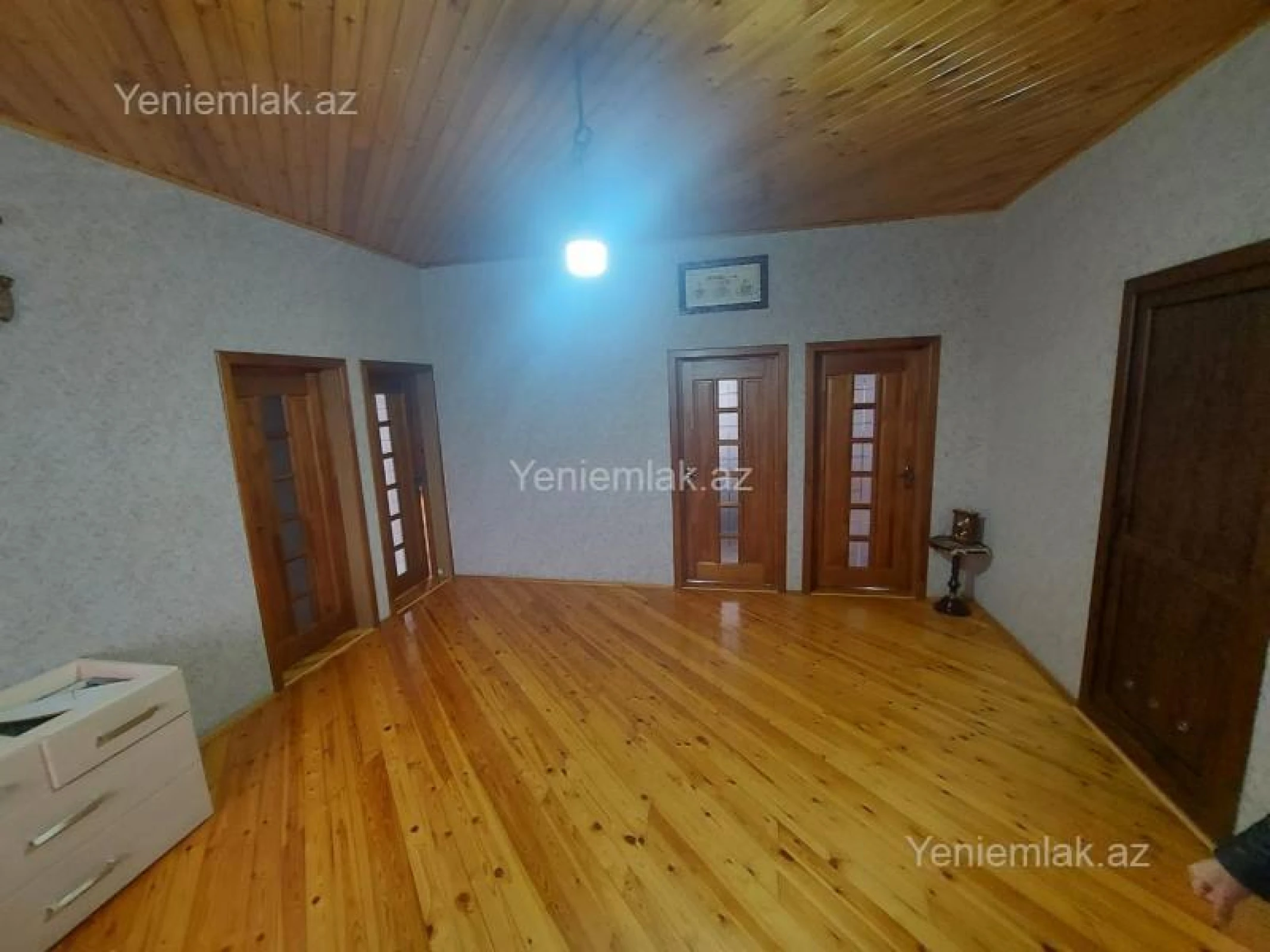 Satılır 6 otaqlı həyət evi 300 m²