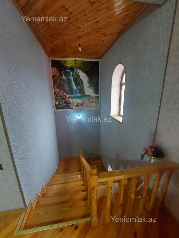 Satılır 6 otaqlı həyət evi 300 m²