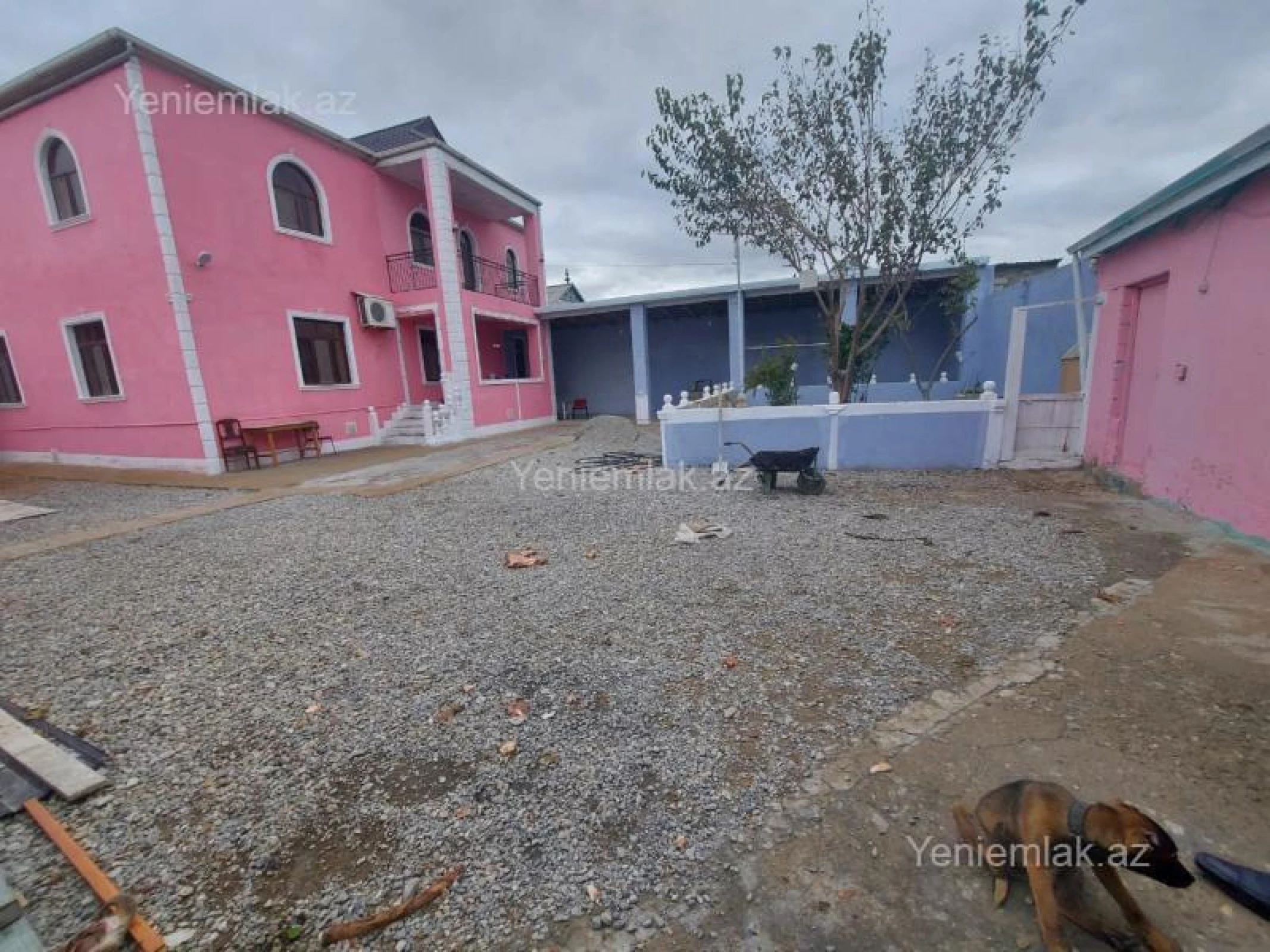 Satılır 6 otaqlı həyət evi 300 m²