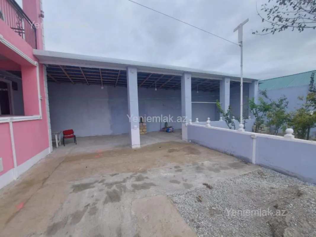 Satılır 6 otaqlı həyət evi 300 m²