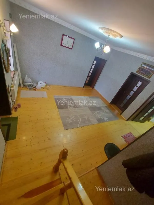 Satılır 6 otaqlı həyət evi 300 m²