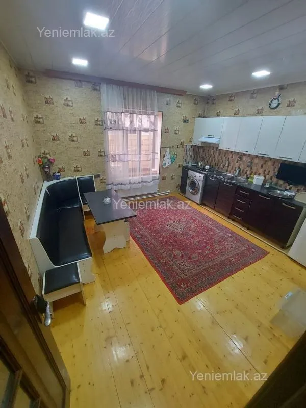 Satılır 6 otaqlı həyət evi 300 m²