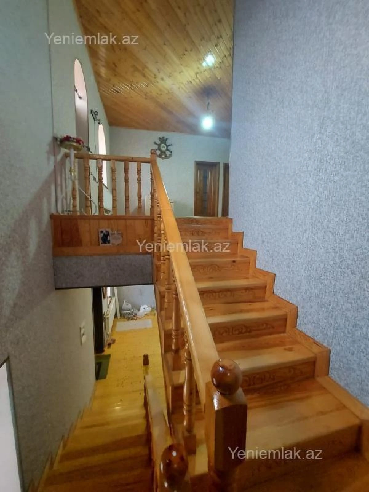 Satılır 6 otaqlı həyət evi 300 m²