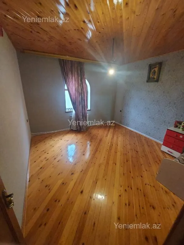 Satılır 6 otaqlı həyət evi 300 m²