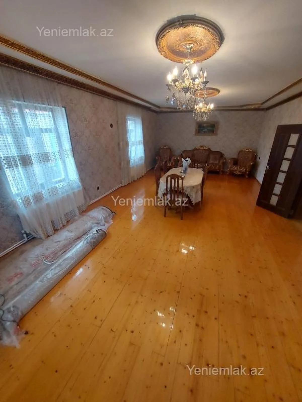Satılır 6 otaqlı həyət evi 300 m²