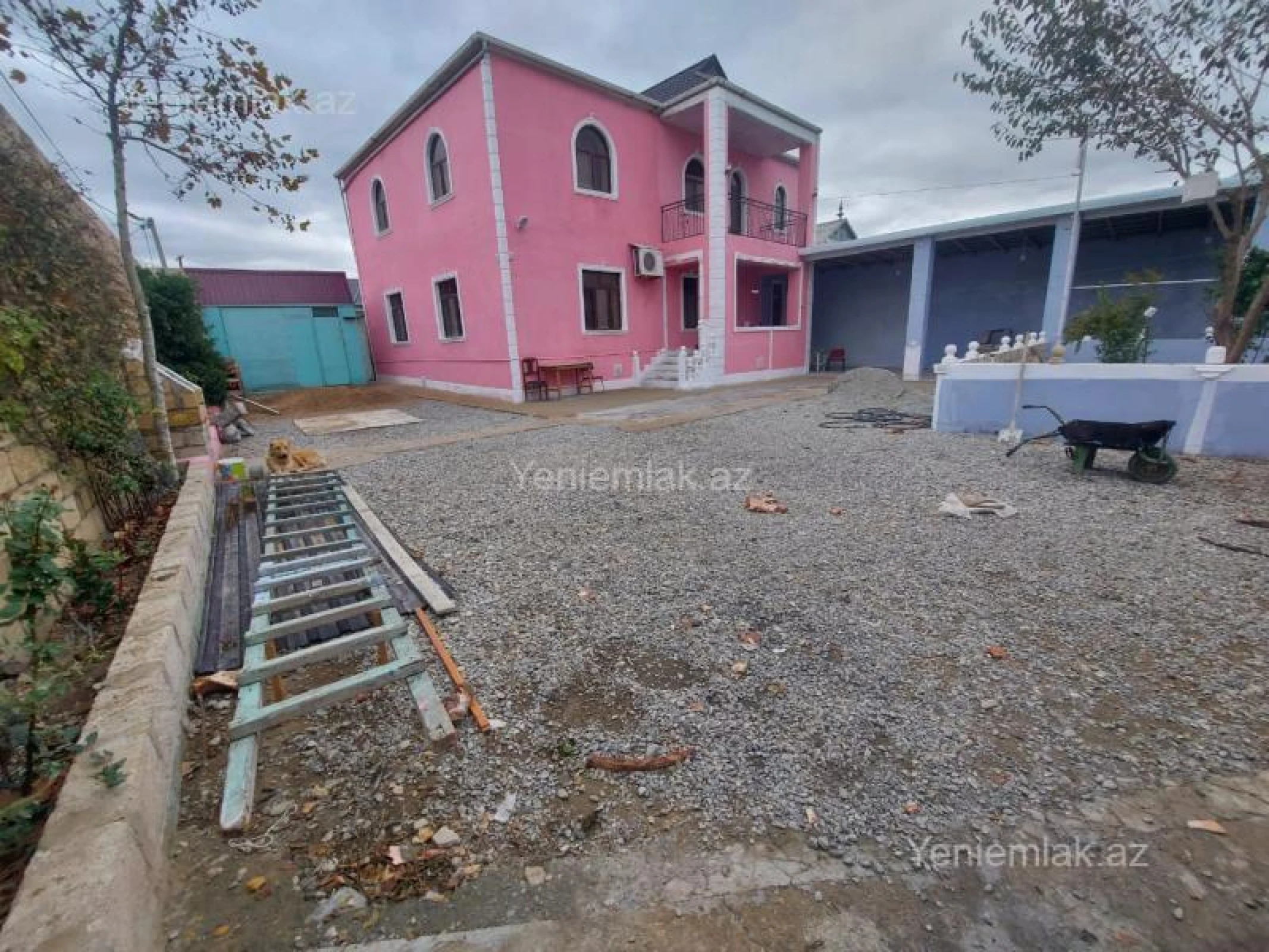 Satılır 6 otaqlı həyət evi 300 m²