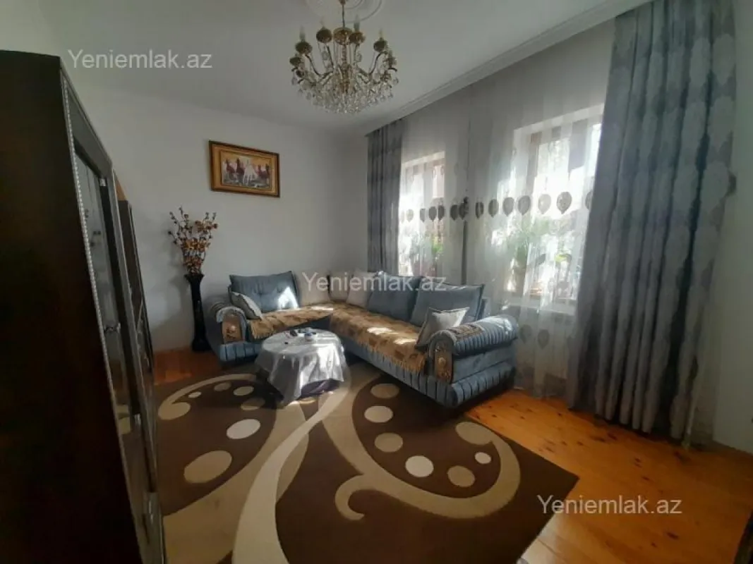 Satılır 5 otaqlı həyət evi 150 m²