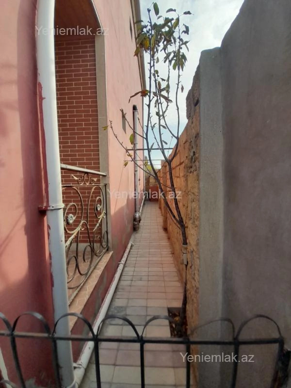 Satılır 5 otaqlı həyət evi 150 m²