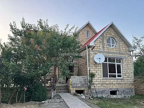 Satılır 8 otaqlı həyət evi 260 m²