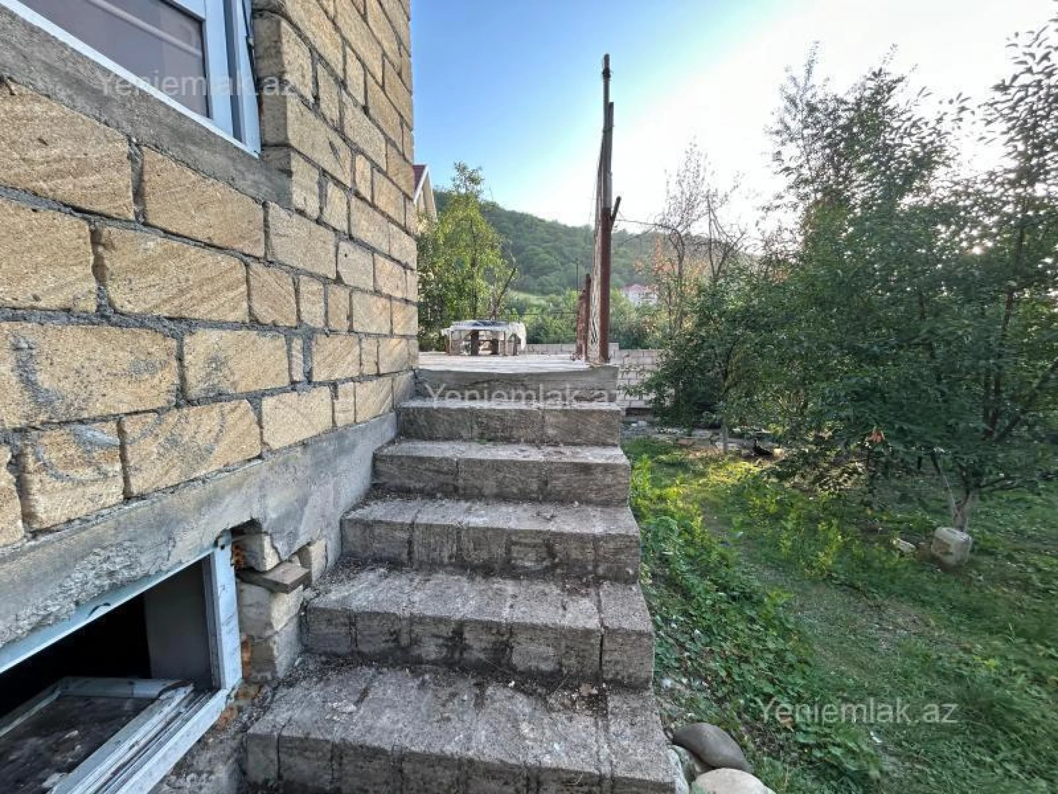 Satılır 8 otaqlı həyət evi 260 m²