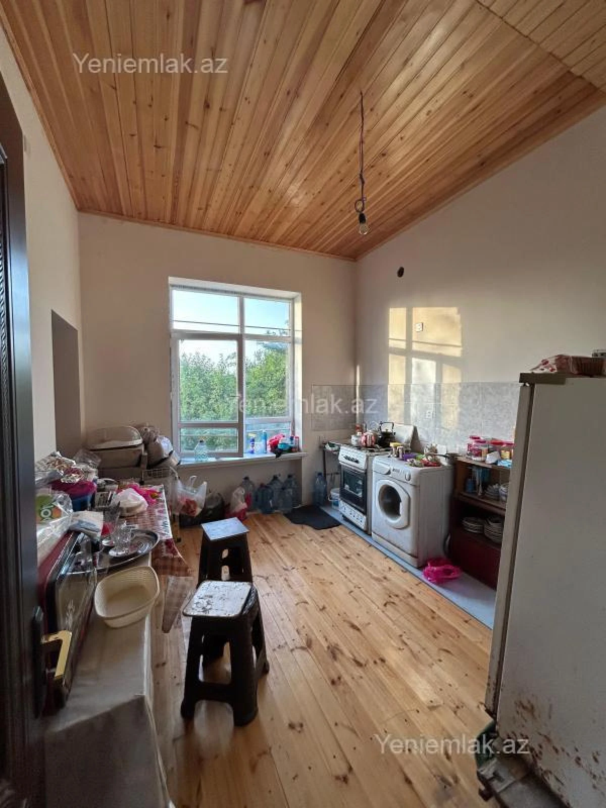 Satılır 8 otaqlı həyət evi 260 m²