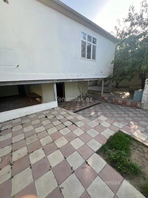 Satılır 4 otaqlı həyət evi 140 m²