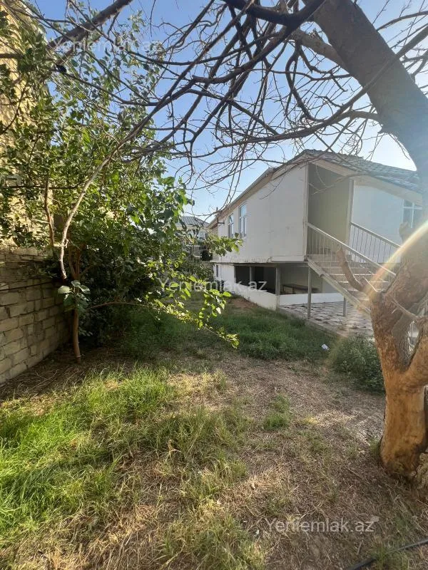 Satılır 4 otaqlı həyət evi 140 m²