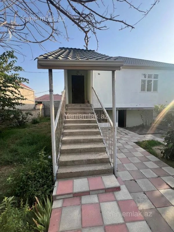 Satılır 4 otaqlı həyət evi 140 m²