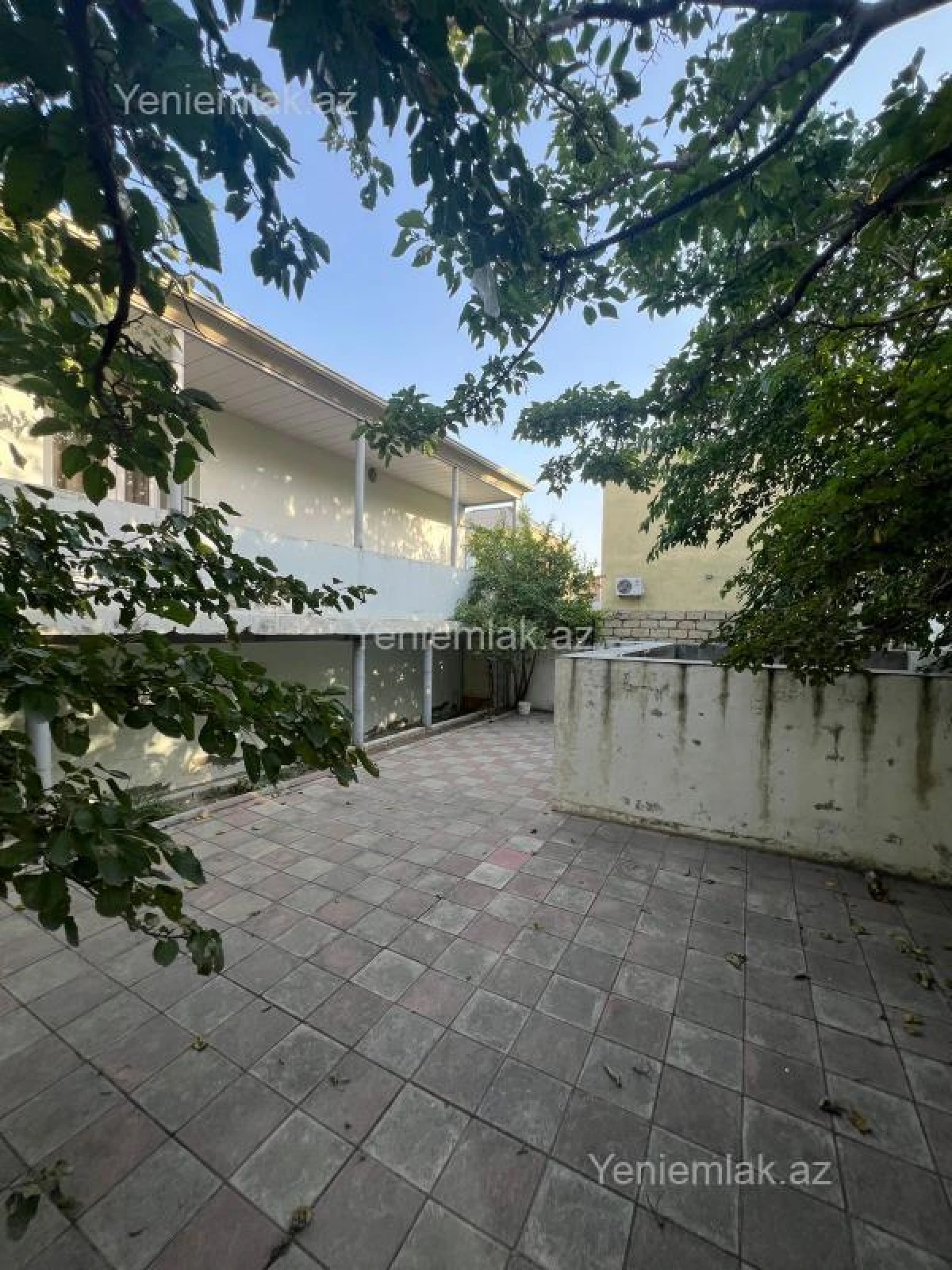 Satılır 4 otaqlı həyət evi 140 m²