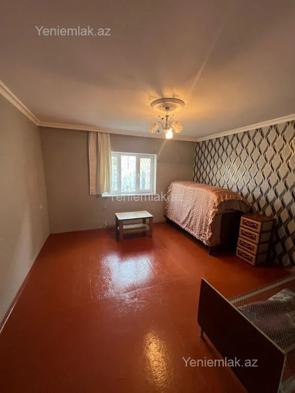 Satılır 4 otaqlı həyət evi 140 m²