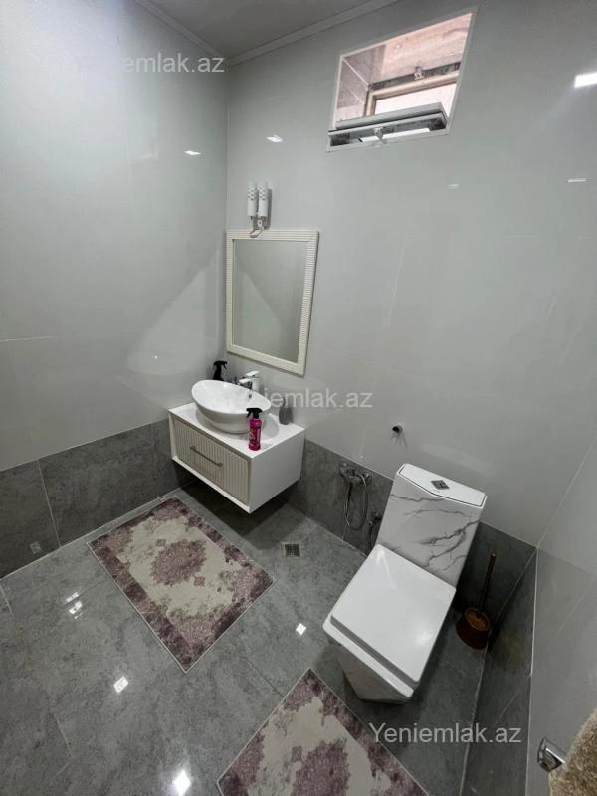 Satılır 7 otaqlı həyət evi 240 m²