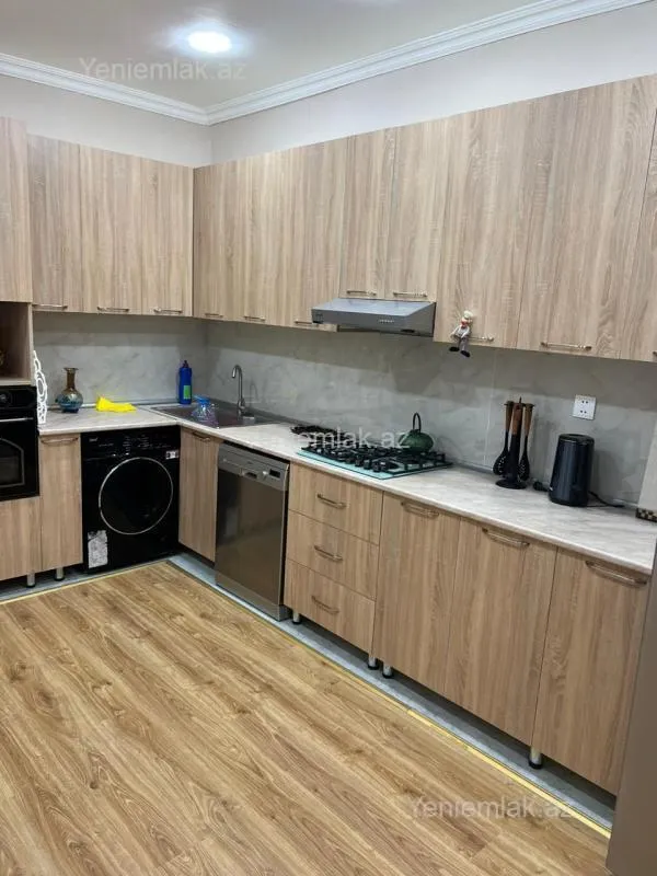 Satılır 7 otaqlı həyət evi 240 m²