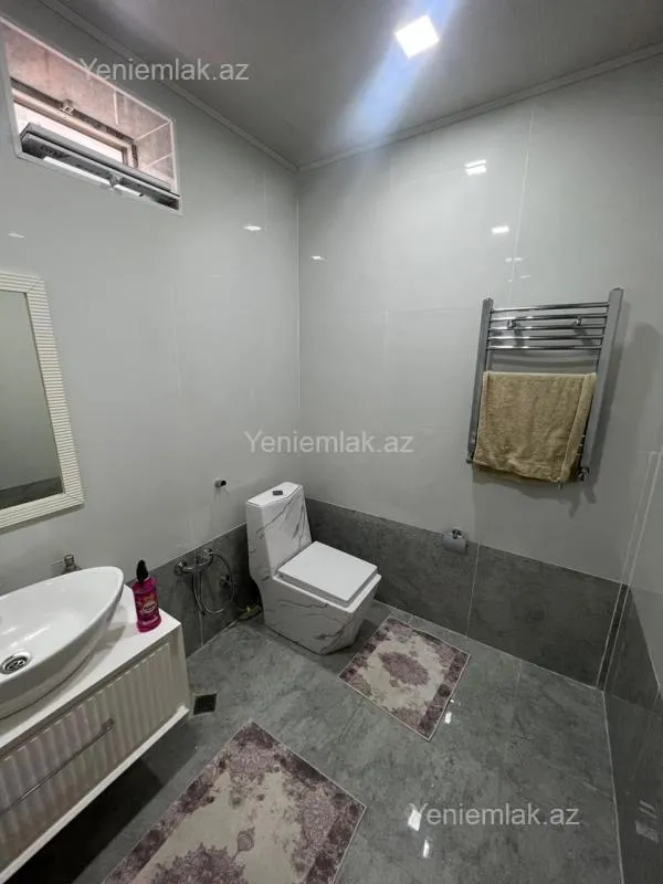 Satılır 7 otaqlı həyət evi 240 m²