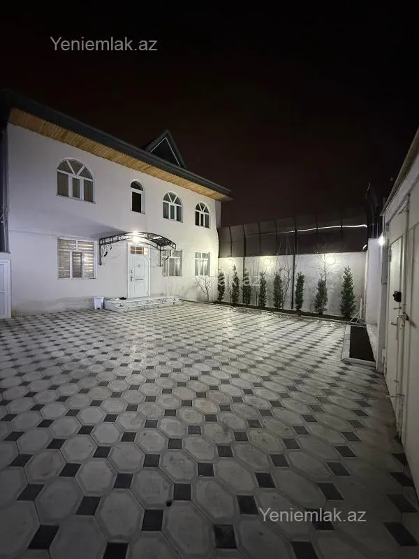 Satılır 7 otaqlı həyət evi 240 m²