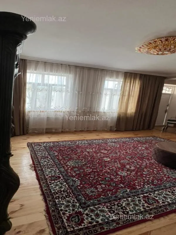 Satılır 7 otaqlı həyət evi 240 m²