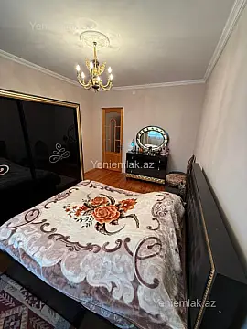 Satılır 7 otaqlı həyət evi 240 m²