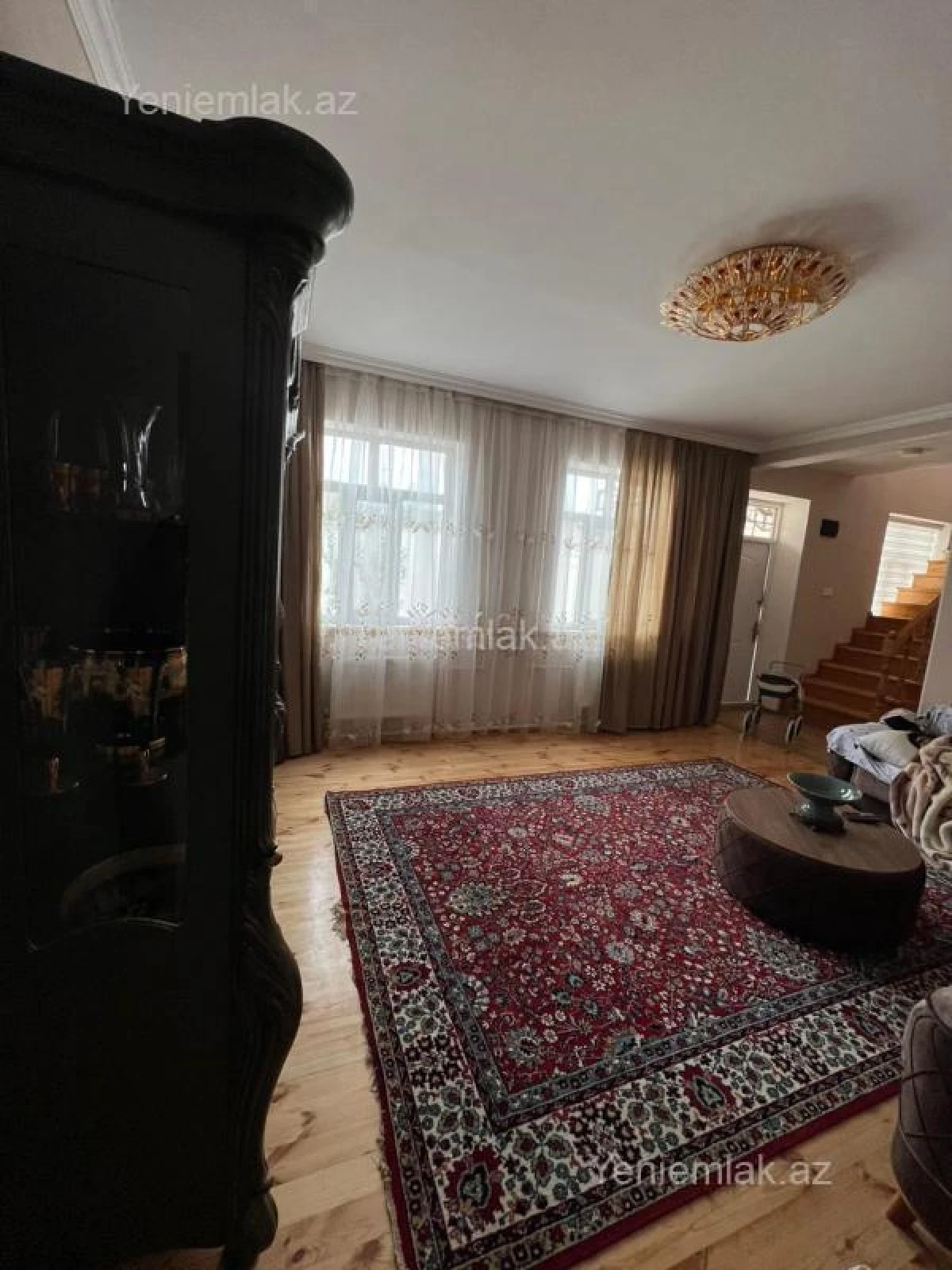 Satılır 7 otaqlı həyət evi 240 m²