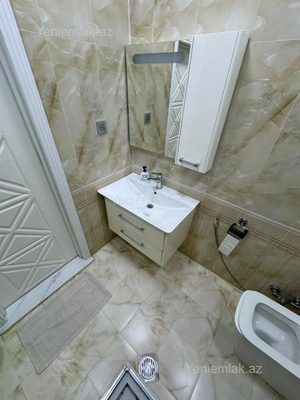 Satılır 2 otaqlı yeni tikili 62.5 m²