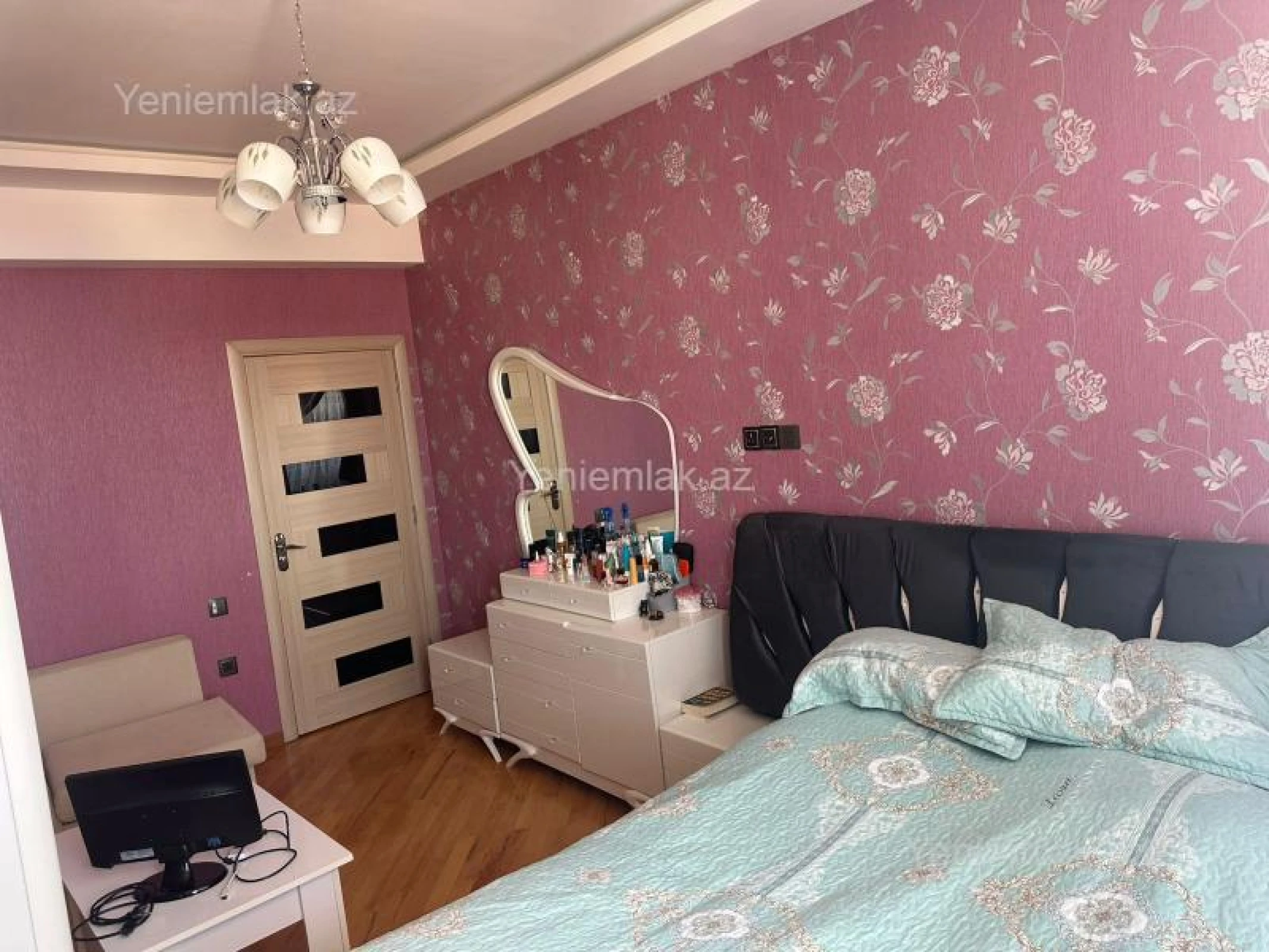 Satılır 2 otaqlı yeni tikili 76 m²