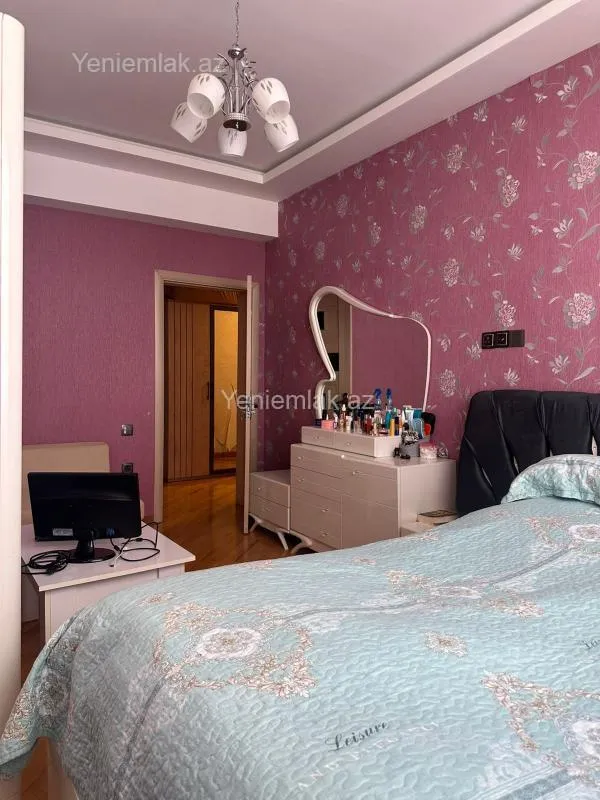 Satılır 2 otaqlı yeni tikili 76 m²