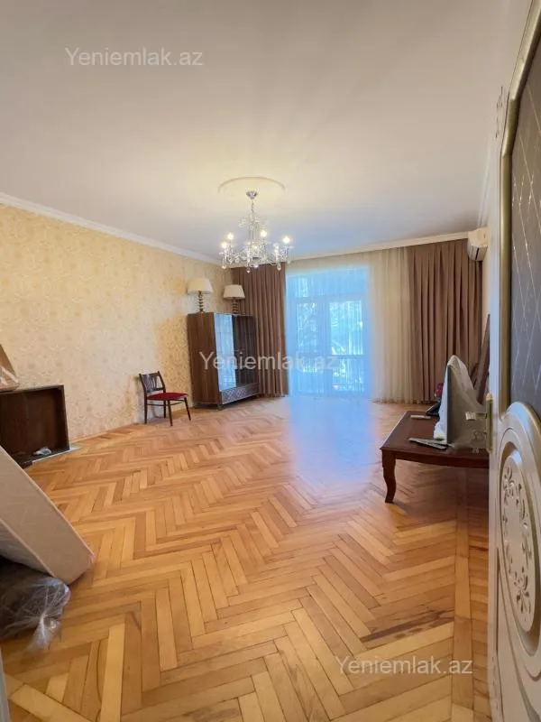 Satılır 2 otaqlı köhnə tikili 60 m²