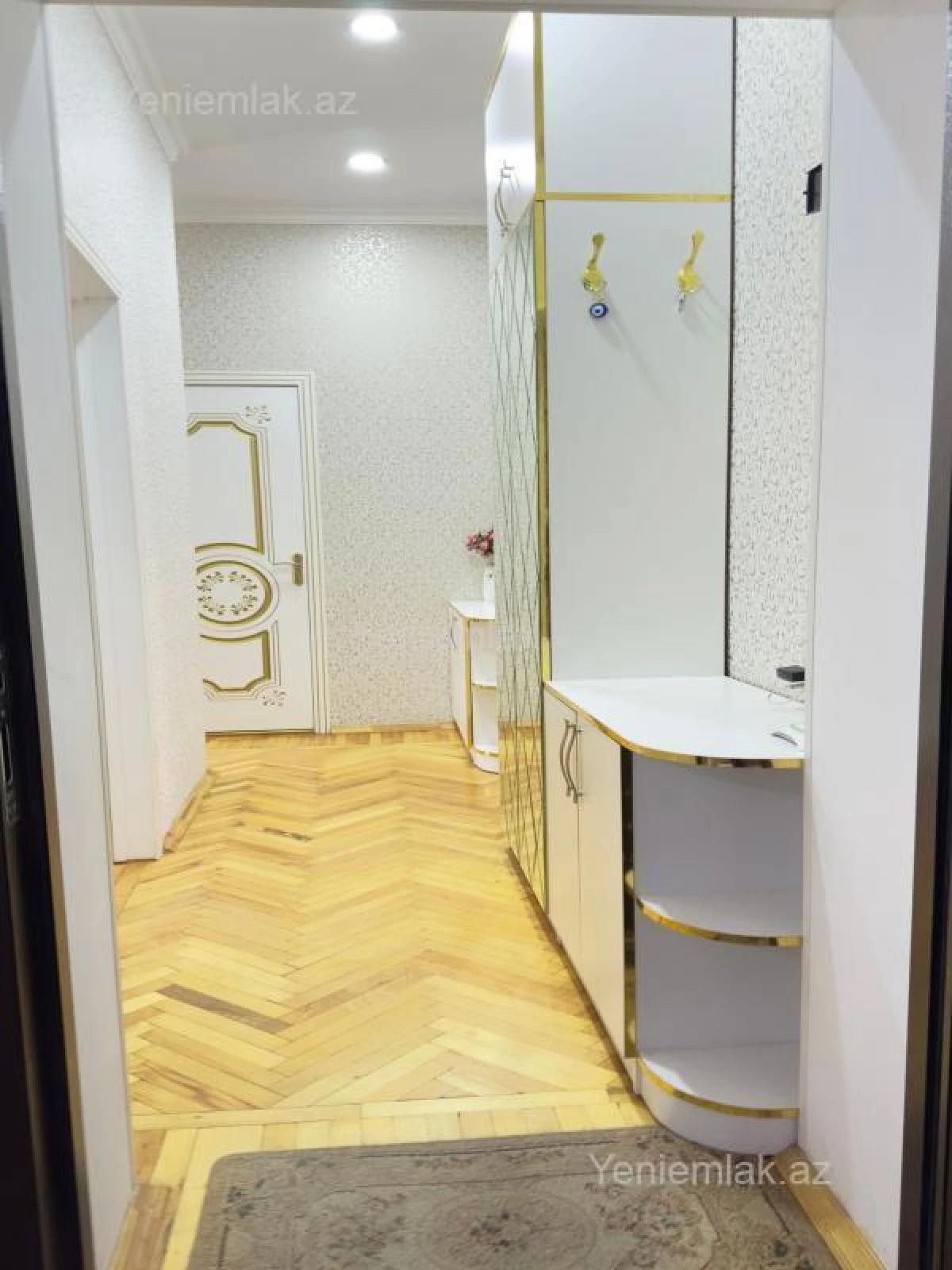 Satılır 2 otaqlı köhnə tikili 60 m²