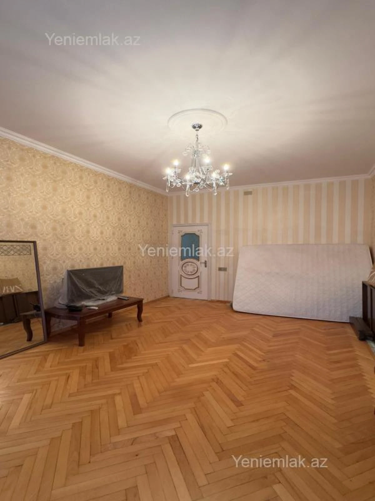 Satılır 2 otaqlı köhnə tikili 60 m²