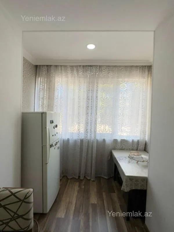 Satılır 2 otaqlı köhnə tikili 60 m²