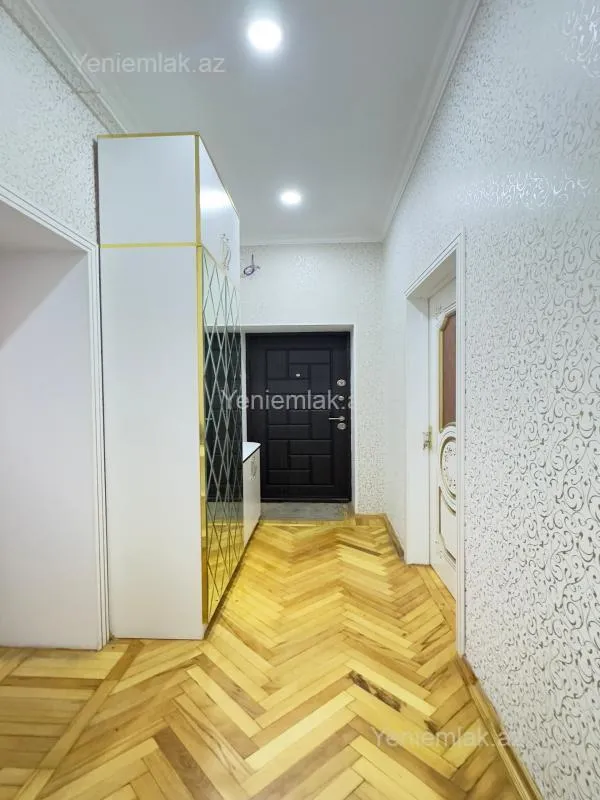 Satılır 2 otaqlı köhnə tikili 60 m²