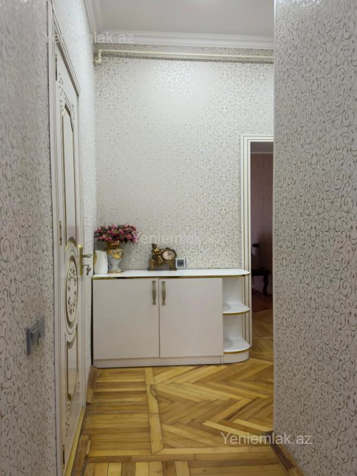 Satılır 2 otaqlı köhnə tikili 60 m²