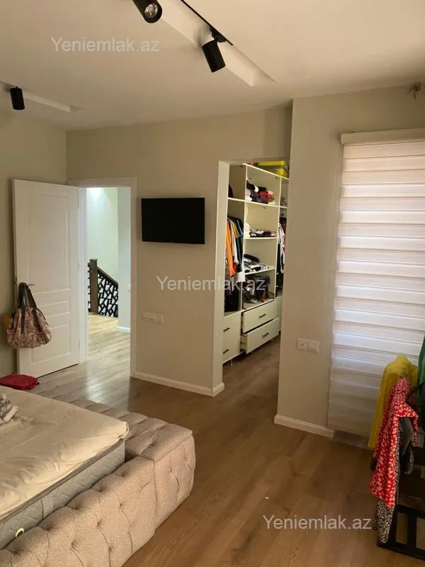 Satılır 5 otaqlı həyət evi 180 m²