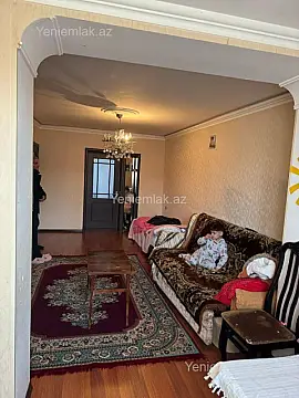 Satılır 3 otaqlı köhnə tikili 80 m²