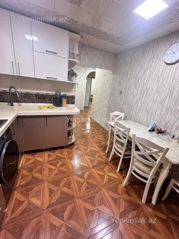 Satılır 3 otaqlı köhnə tikili 80 m²