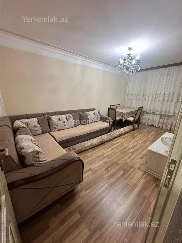 Satılır 3 otaqlı köhnə tikili 80 m²