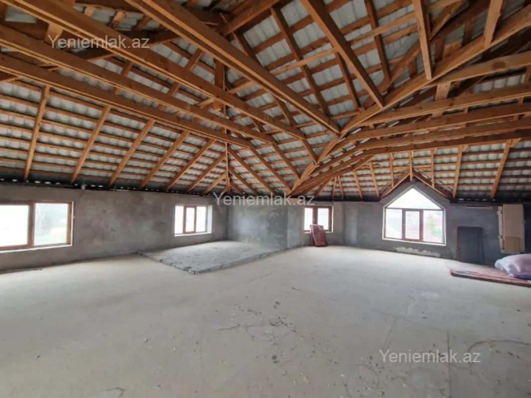 Satılır 6 otaqlı həyət evi 280 m²