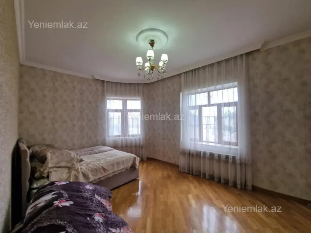 Satılır 6 otaqlı həyət evi 280 m²